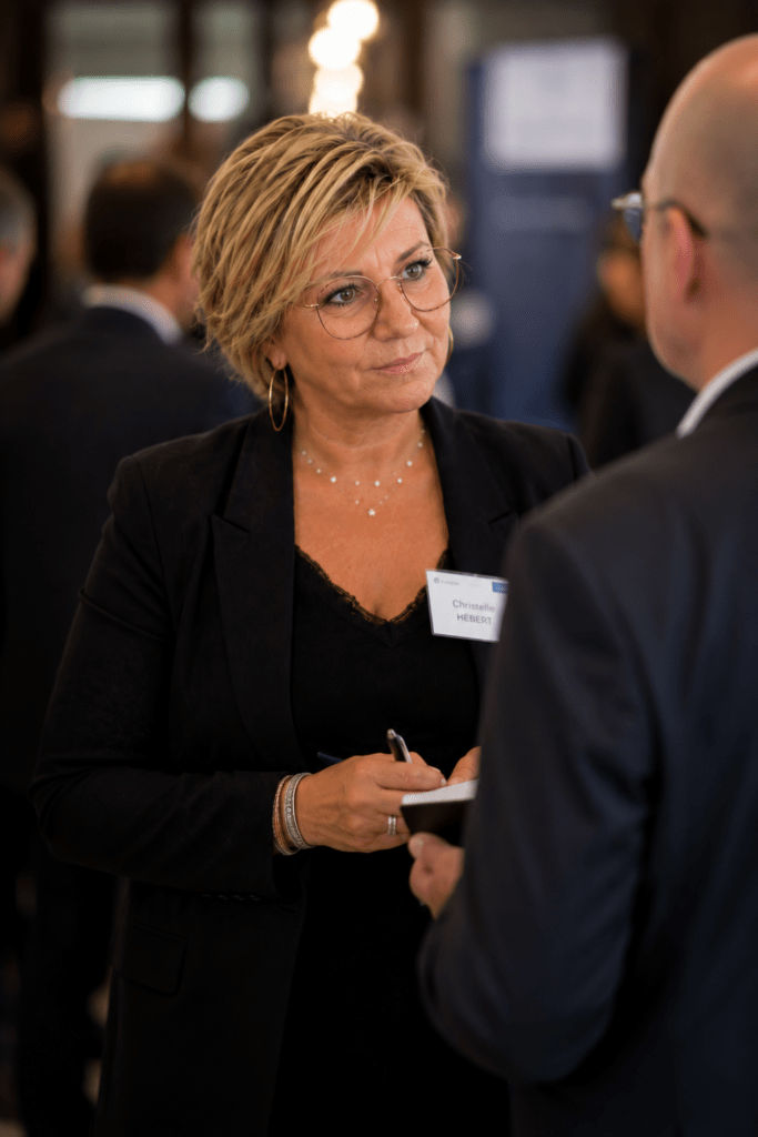 Christelle Hébert accompagne les entreprises dans leur communication sur les réseaux sociaux et la valorisation de leurs événements professionnels.